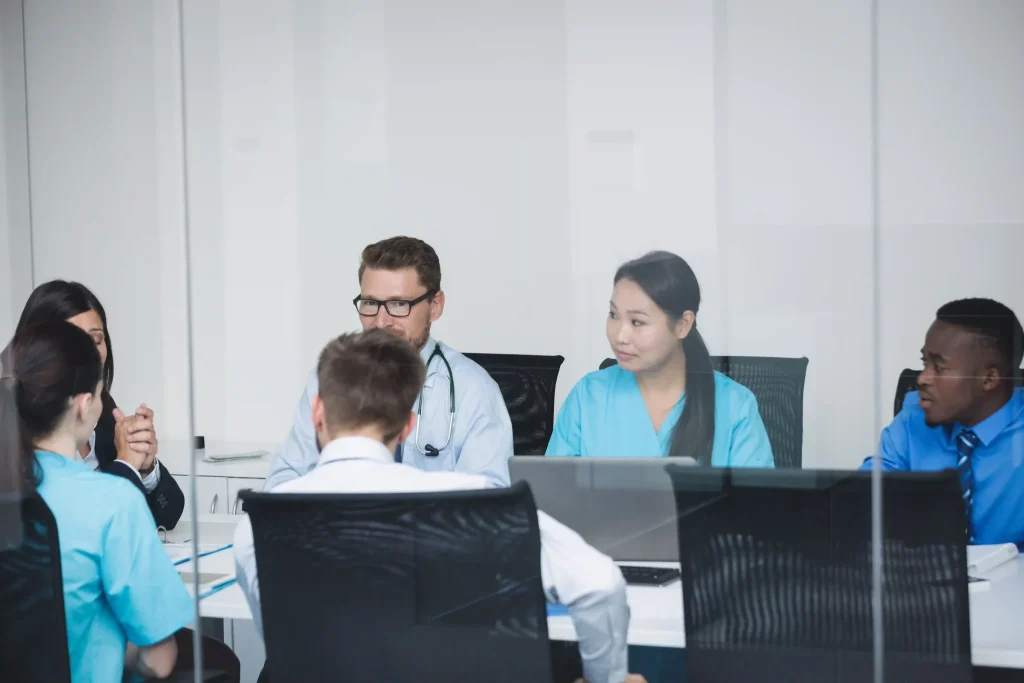 STRATEGI KONSULTASI MANAJEMEN KESEHATAN DAN RUMAH SAKIT UNTUK MENINGKATKAN MUTU DAN KINERJA LAYANAN