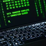 MENAVIGASI HUKUM DIGITAL GUNA MEMAHAMI CYBER LAW DAN KEPATUHAN REGULASI DI INDONESIA