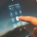 MENGELOLA KETIDAKPASTIAN TEKNOLOGI DENGAN MENGADOPSI ISO 27005 UNTUK MANAJEMEN RISIKO TI